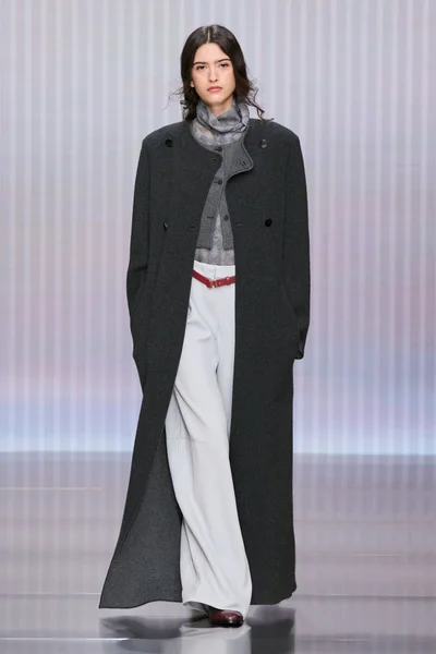 Look 7